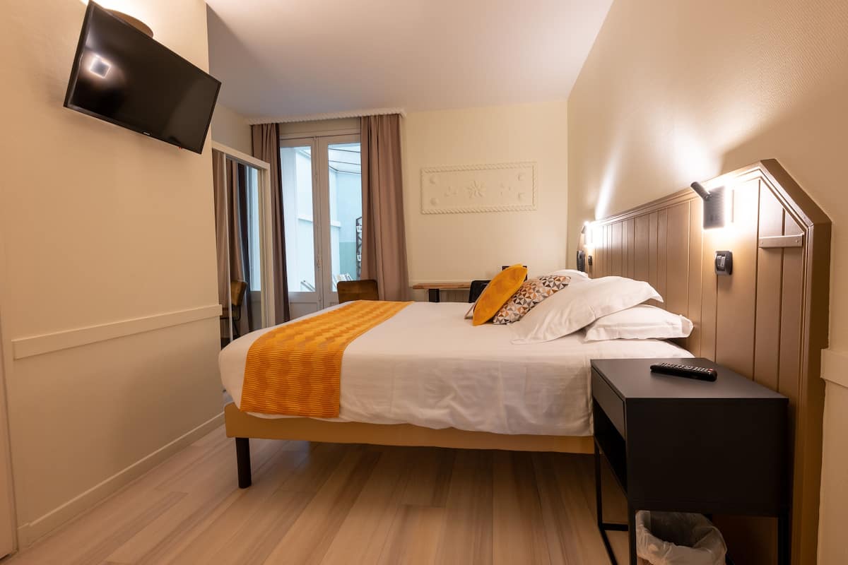 Double Room, Terrace, Garden Area | In-room safe, individually decorated, individually furnished, desk
