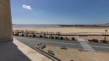 บริเวณภายนอก