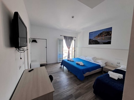 Ropa de cama de alta calidad, wifi gratis y ropa de cama . Hotel Umberto