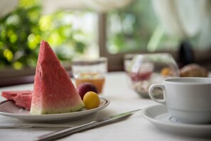 Free daily buffet breakfast - Hotel Umberto (Ricadi)