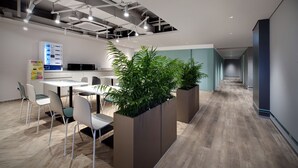 Snack bar