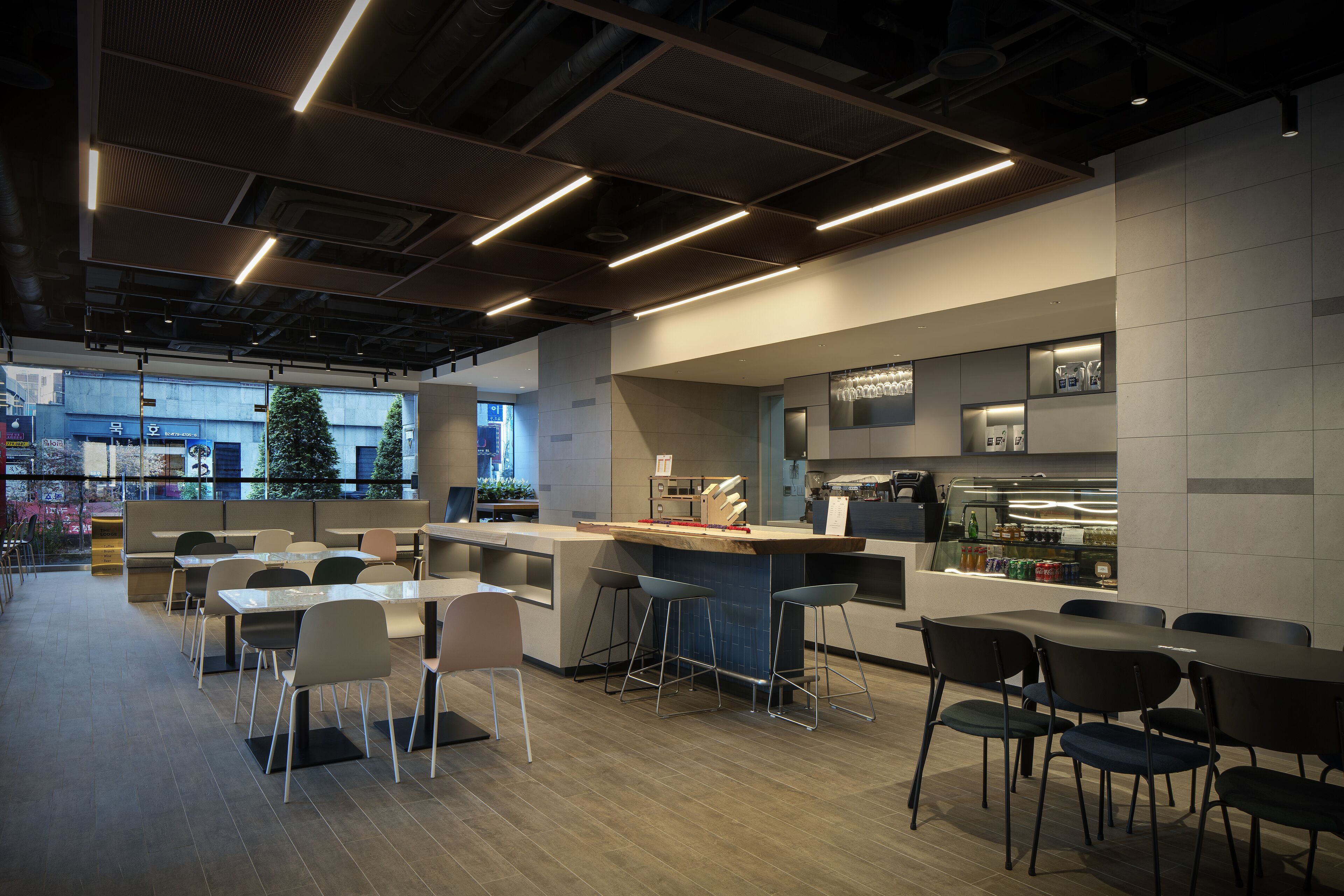 daily continental breakfast (krw 16500 per person)