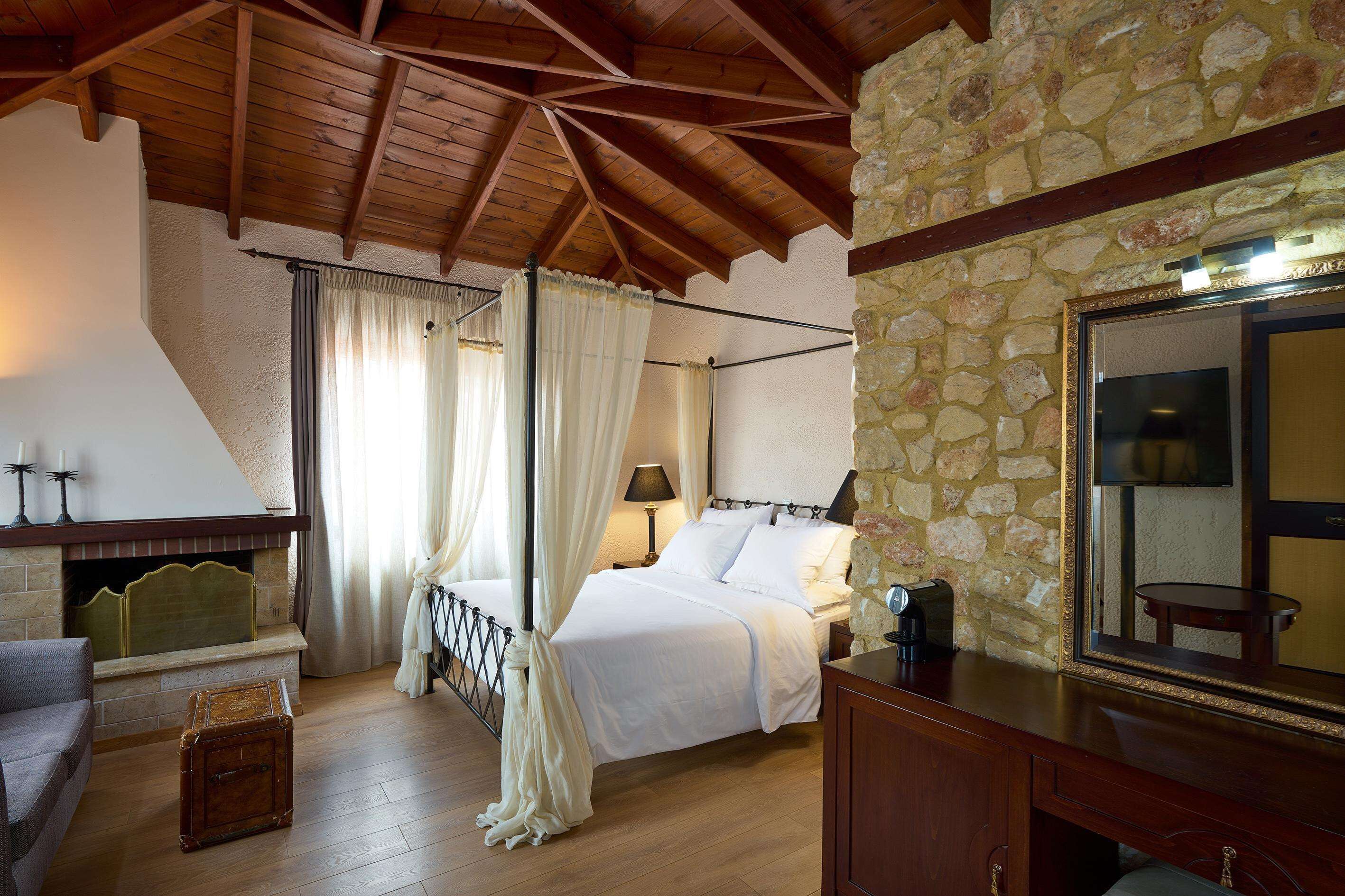 minibar, in-room safe, desk, free cots/infant beds