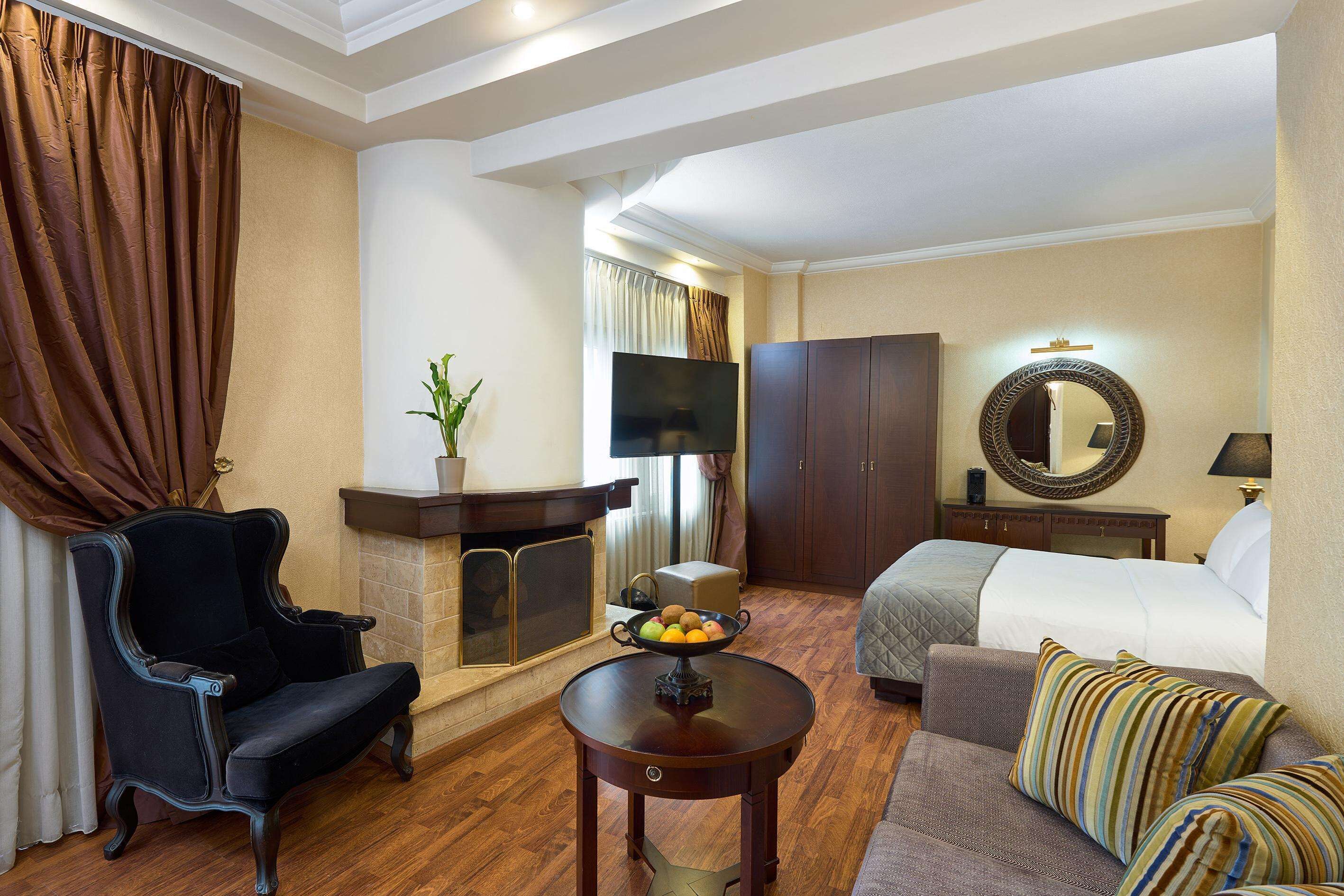 minibar, in-room safe, desk, free cots/infant beds