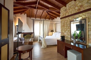 Honeymoon Suite, Jetted Tub | Minibar, in-room safe, desk, free cribs/infant beds - Olympus Mediterranean (Dio-Olympos)