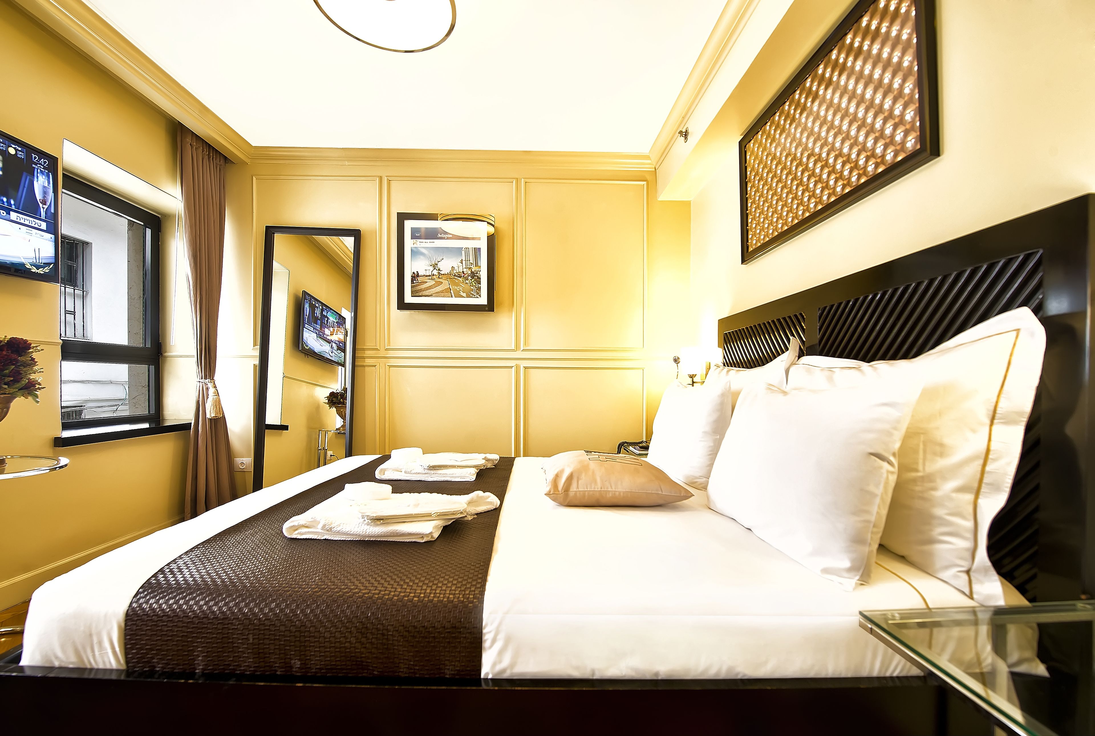 classic room | egyptian cotton sheets, premium bedding, minibar, in-room safe