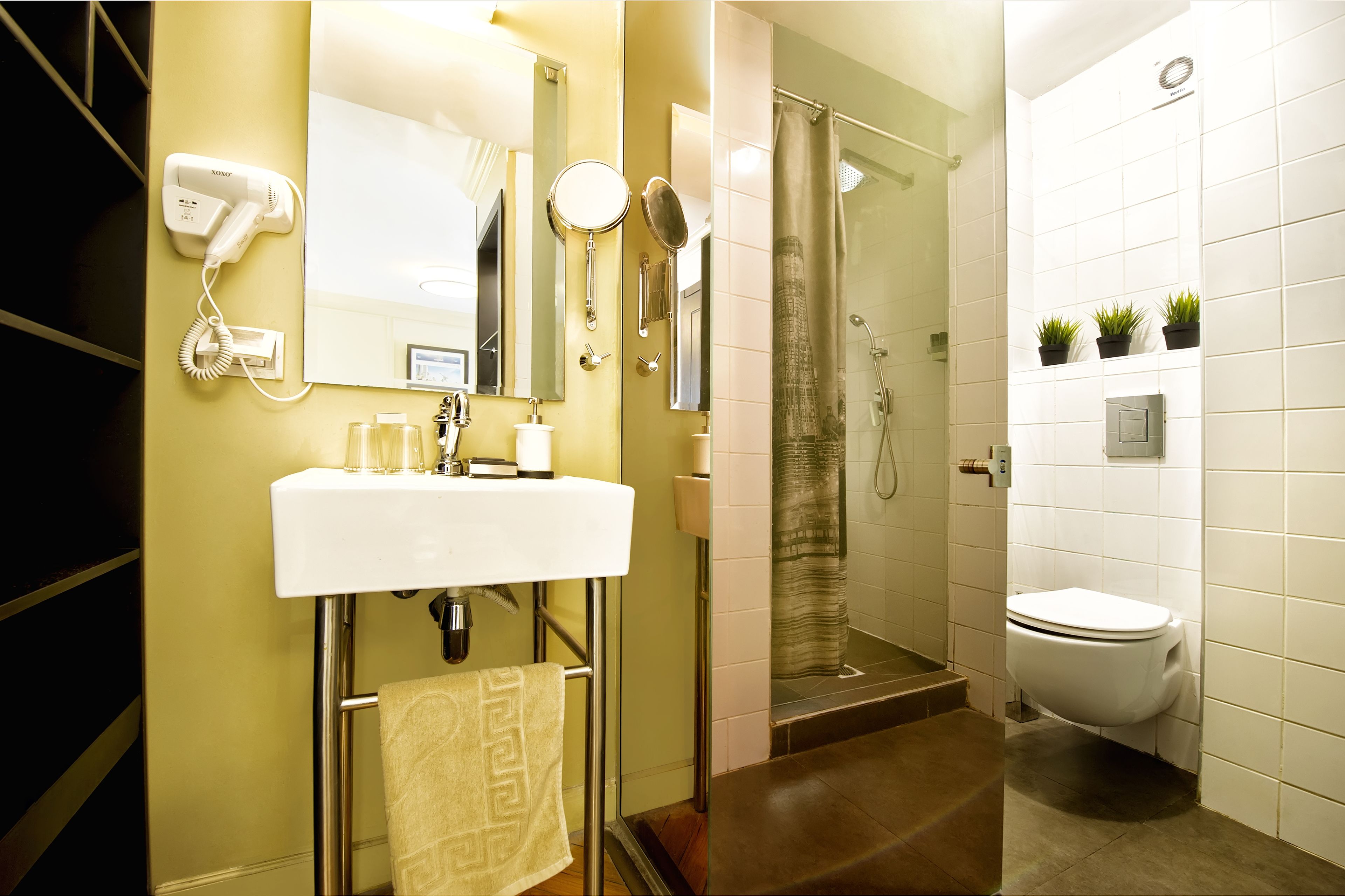 classic room | bathroom shower