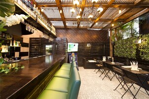 Bar (en la propiedad)