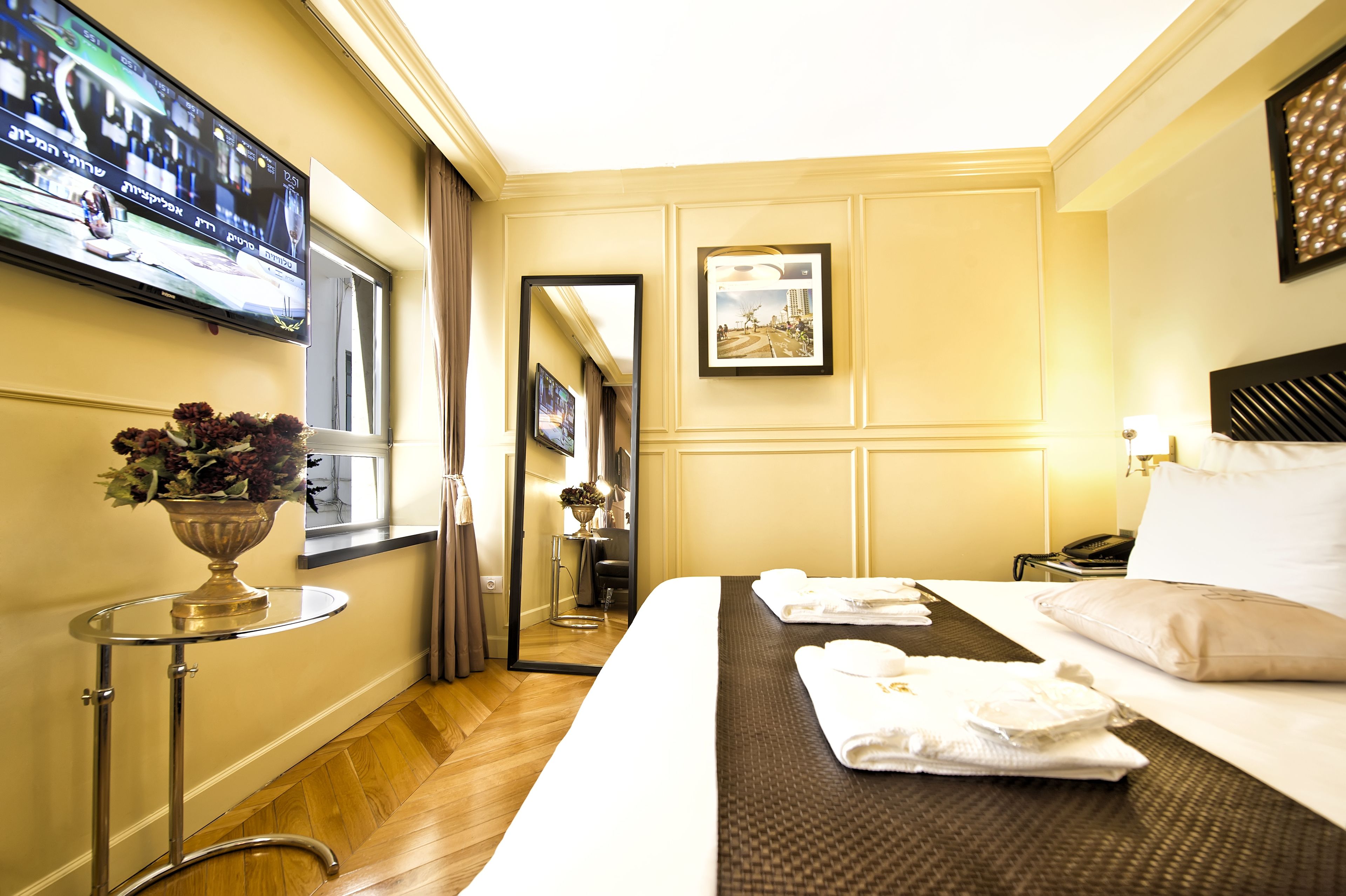 classic room | egyptian cotton sheets, premium bedding, minibar, in-room safe