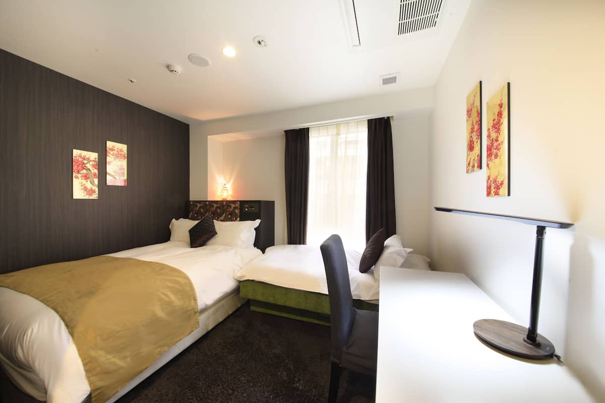 1 bedroom, in-room safe, laptop workspace, iron/ironing board
