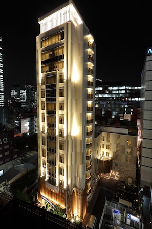 住宿正面 (夜晚)