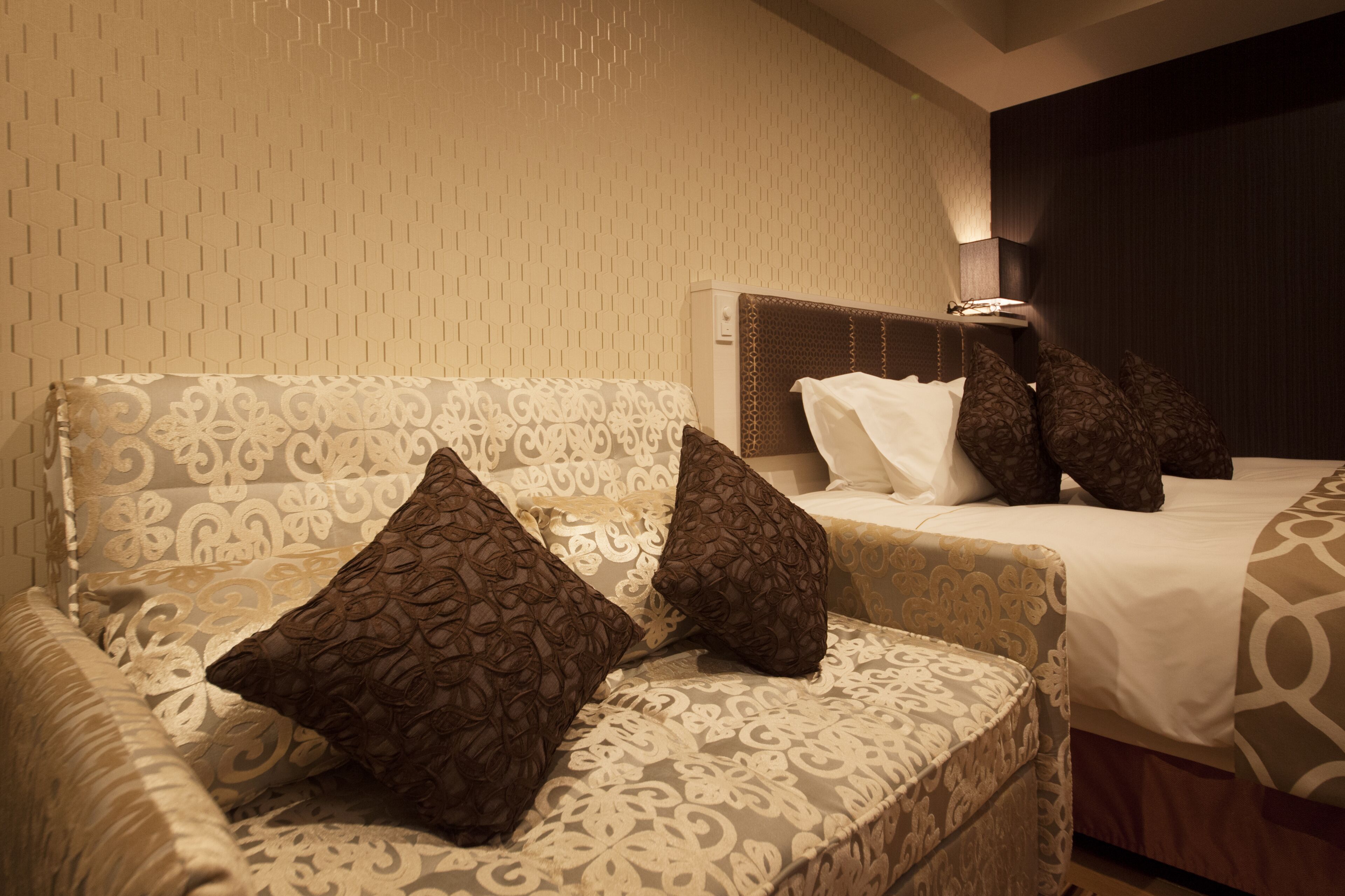 客房內保險箱、筆電工作空間、熨斗/熨衣板、免費無線上網