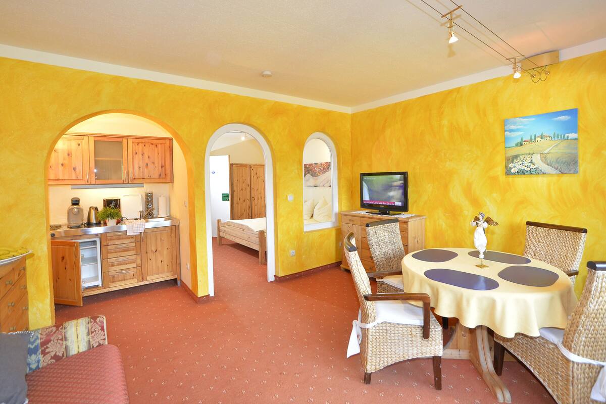 One Bedroom Apartment (Apartment 21) | In-room dining