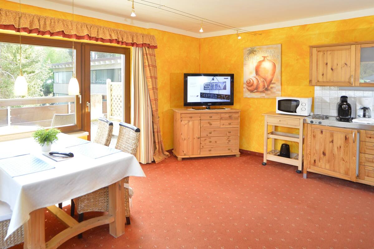 Apartment, 1 Bedroom (Apartment 12) | Private kitchen | Coffee/tea maker, fridge, stovetop, electric kettle
