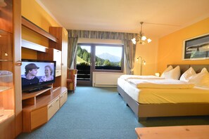 Studio (Apartment 20) | Rollaway beds, free WiFi, bed sheets