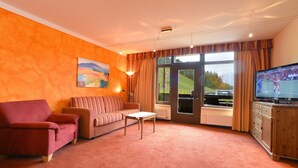 One Bedroom Apartment (Apartment 16) | Living area | Flat-screen TV - Appartementhaus am Gschwandtkopf (Seefeld in Tirol)
