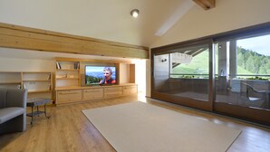 Apartment, 1 Bedroom (Apartment 40) | Living room | Flat-screen TV - Appartementhaus am Gschwandtkopf (Seefeld in Tirol)