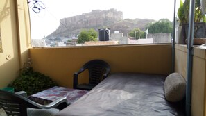 Indian cuisine, al fresco dining  - Shyam Palace Guest House (Jodhpur)