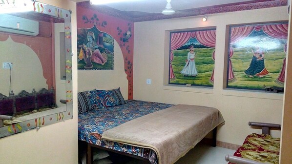 In-room safe, desk, free WiFi - Shyam Palace Guest House (Jodhpur)