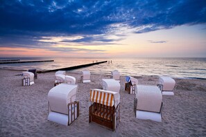 على الشاطئ، كبائن على الشاطئ