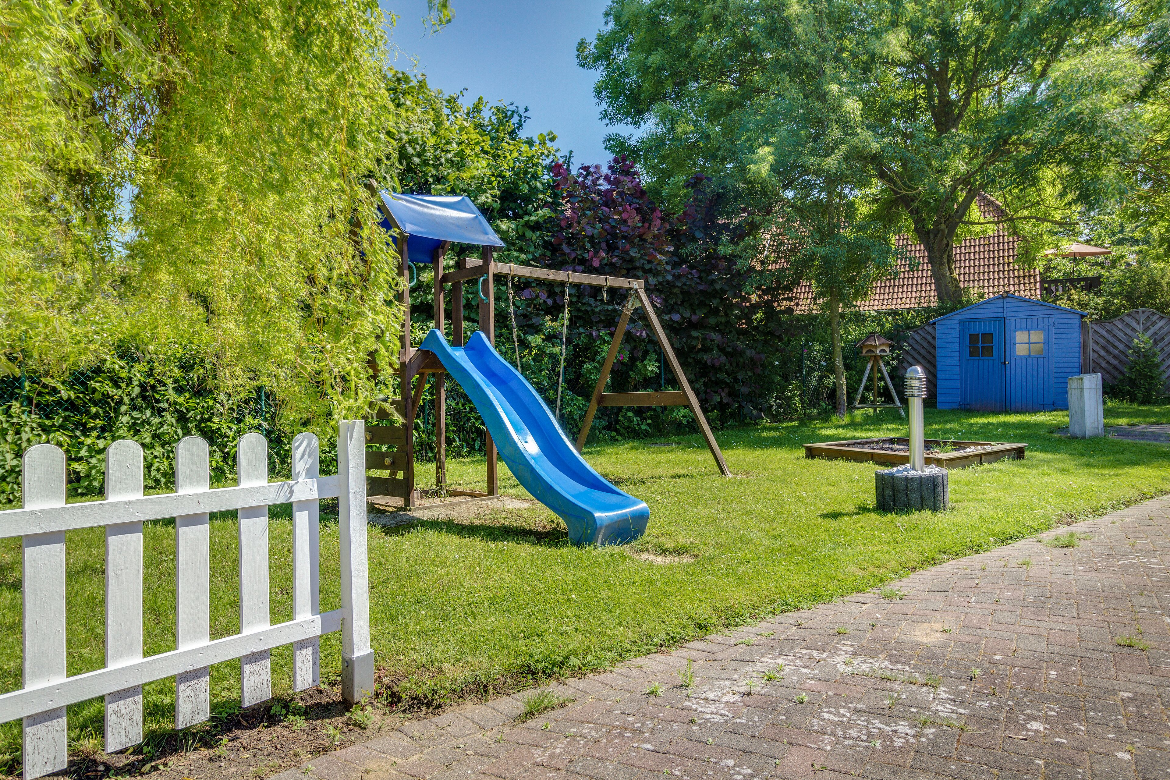 Children’s play area – outdoor