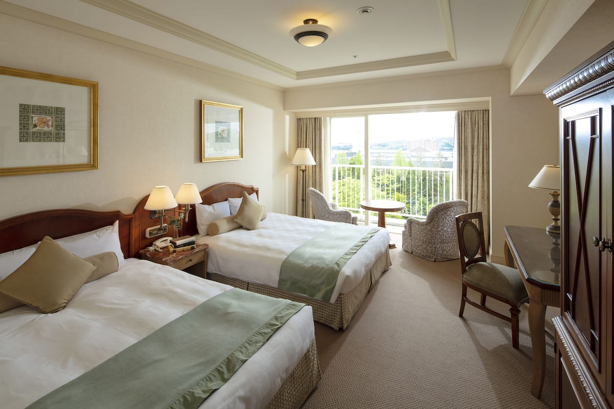 Deluxe Twin Room, Non Smoking, Garden View (with view from bath) | In-room safe, individually furnished, desk, laptop workspace