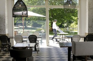 3 restaurantes; se sirve desayuno, almuerzo y cena; cocina francesa