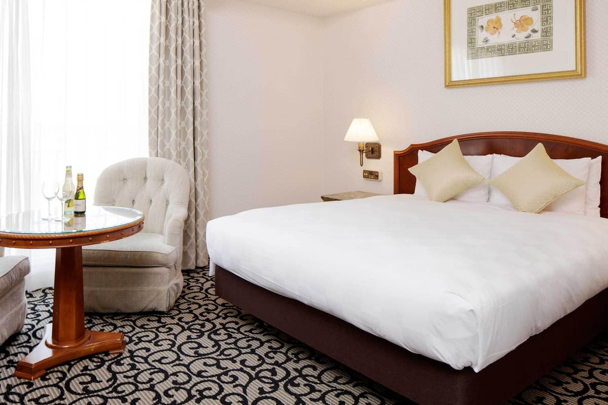 Moderate Double, Non Smoking | In-room safe, individually furnished, desk, laptop workspace