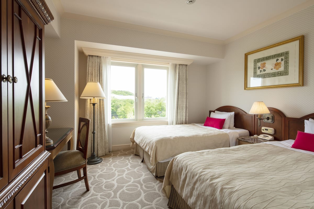 Standard Twin Room, Non Smoking | In-room safe, individually furnished, desk, laptop workspace