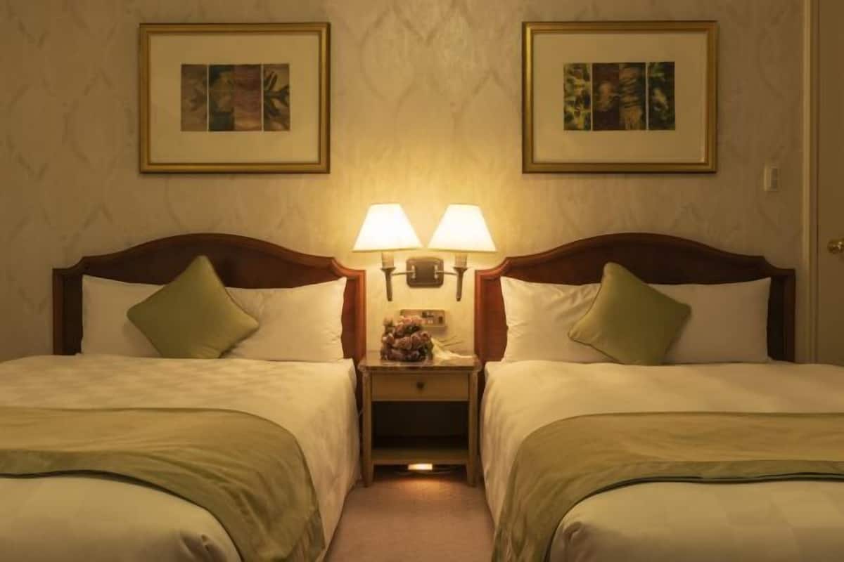 In-room safe, individually furnished, desk, laptop workspace