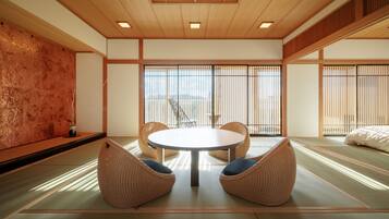 Traditional-Suite, Nichtraucher, Gartenblick (Japanese Style) | Zimmersafe, individuell eingerichtet, Schreibtisch
