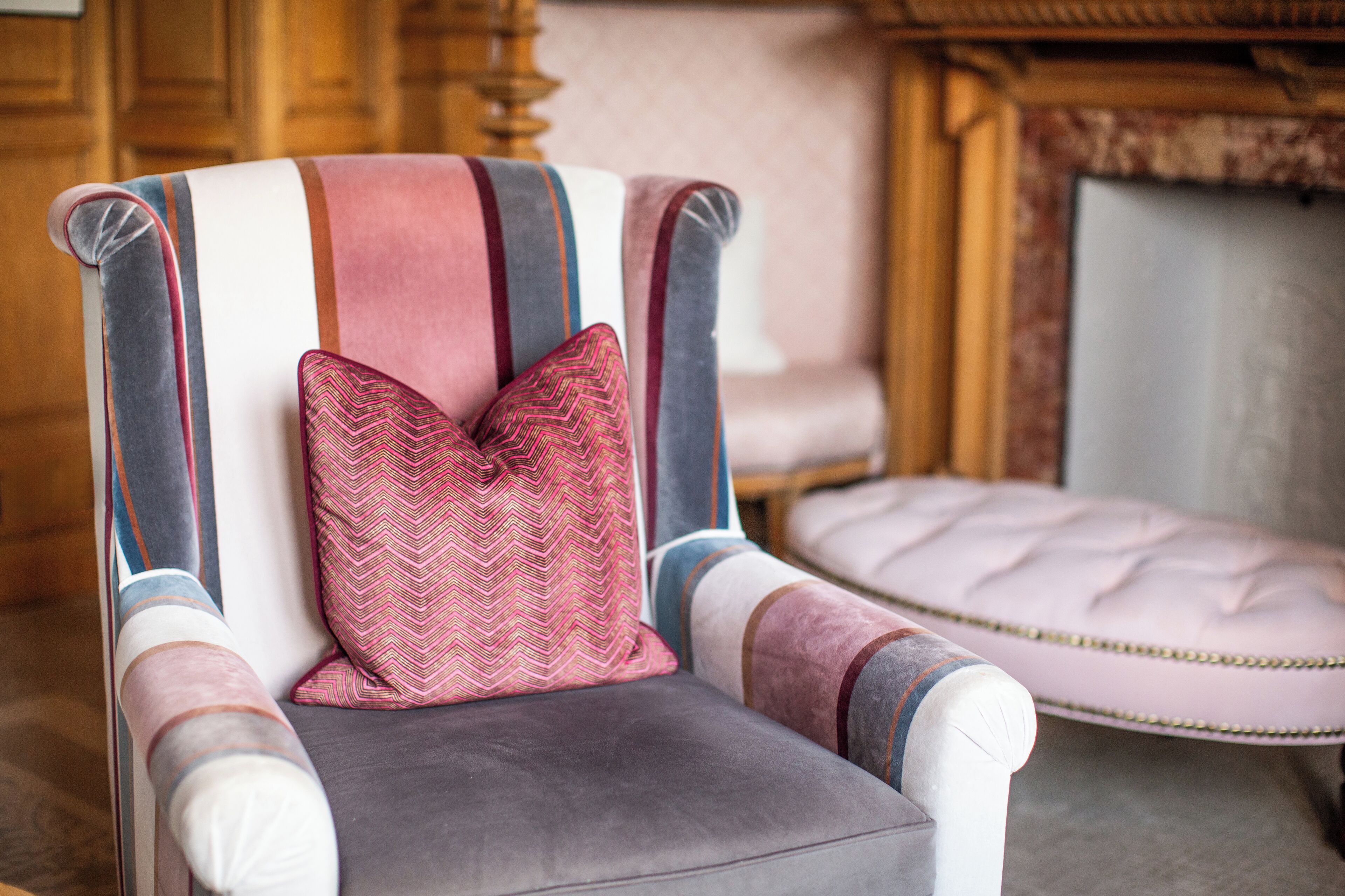 junior room | living area | tv