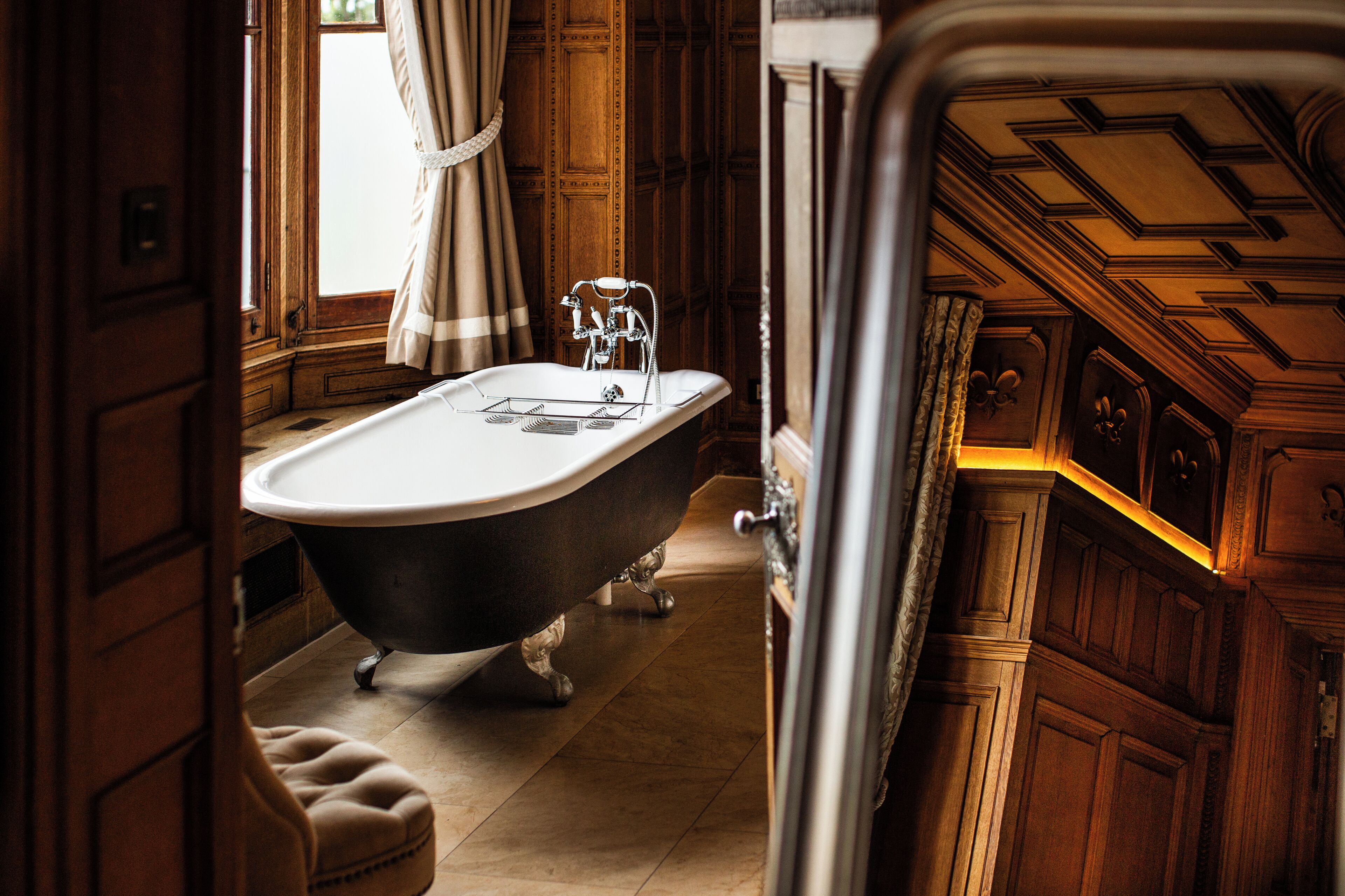 junior room | bathroom | free toiletries, hair dryer, towels