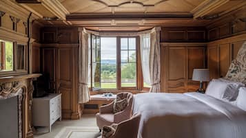 Luxury King Room | Desk, iron/ironing board, free cots/infant beds, travel cot