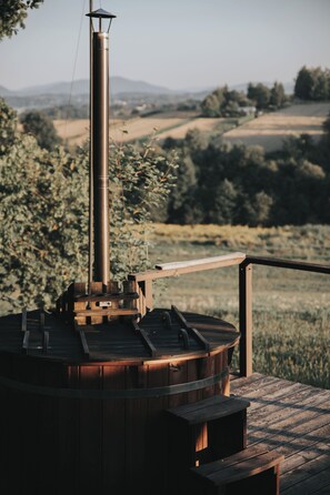 Outdoor spa tub - Dwór Sieraków (Dobczyce)
