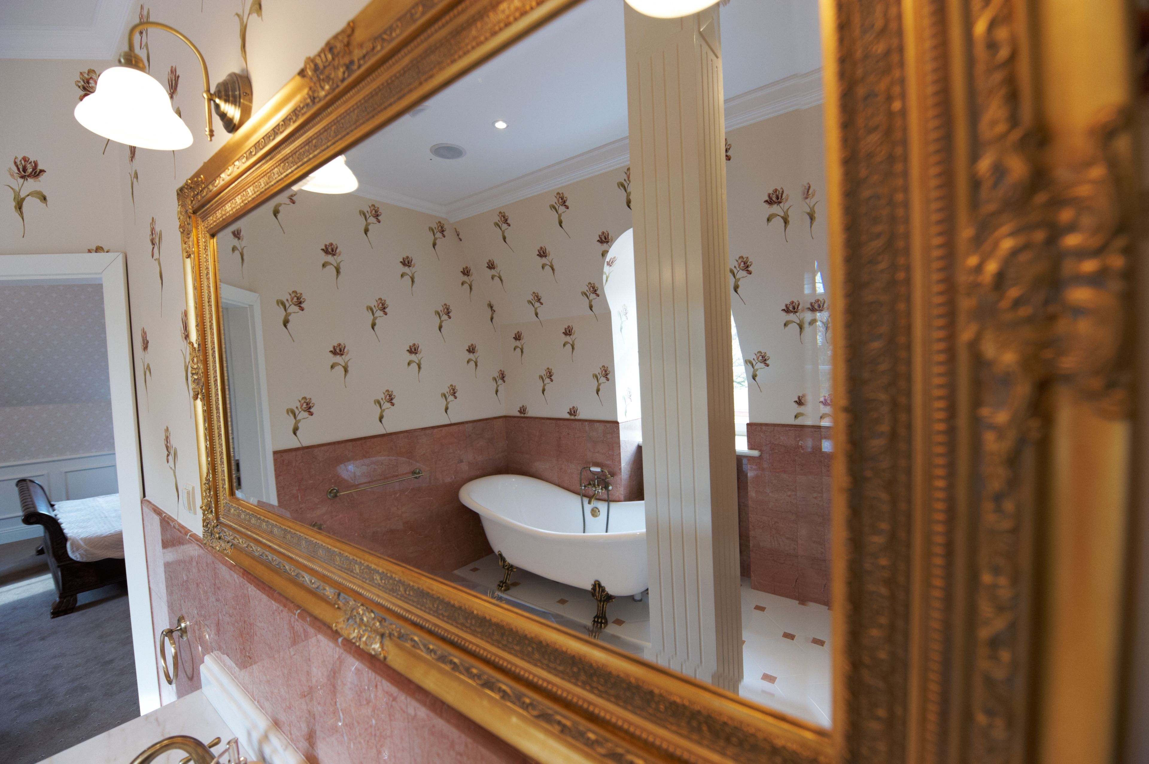 junior suite, 1 bedroom | bathroom | shower, designer toiletries, towels