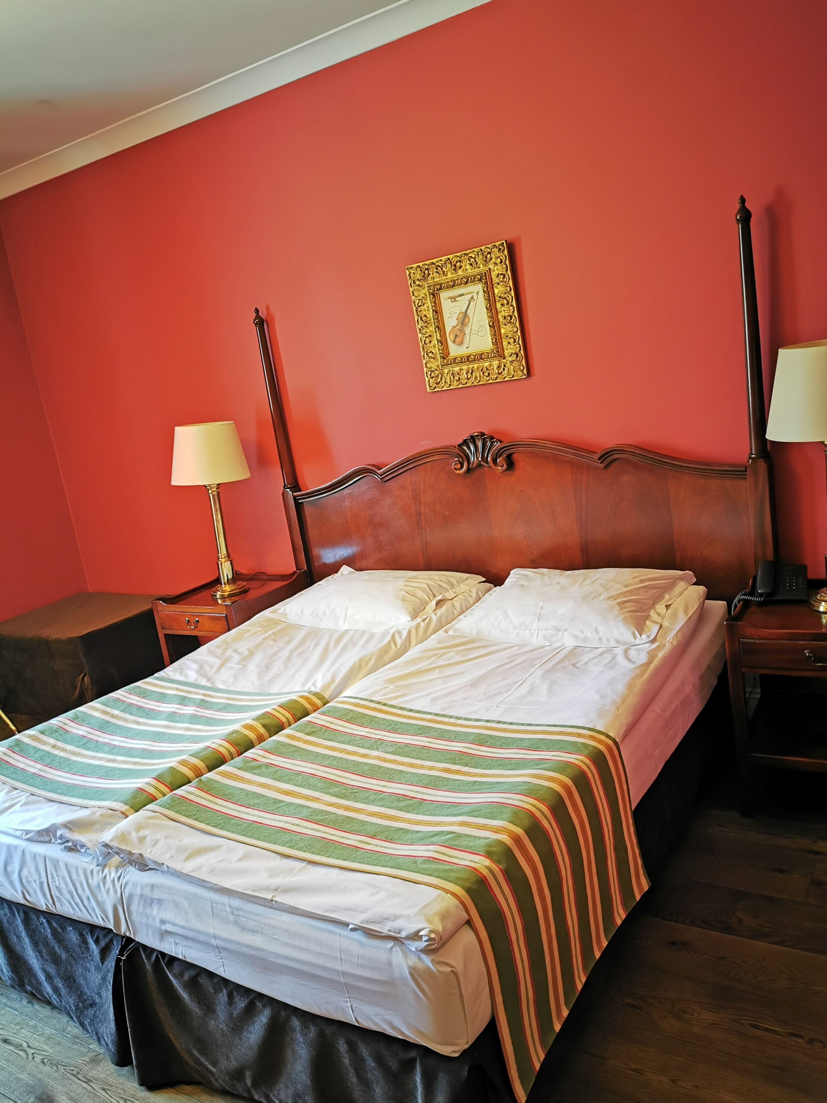 Minibar, in-room safe, soundproofing, free WiFi