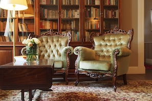 Lobby sitting area - Dwór Sieraków (Dobczyce)