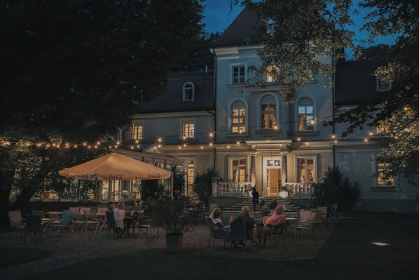 Aire de pique-nique/barbecue