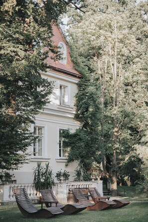 Property grounds - Dwór Sieraków (Dobczyce)