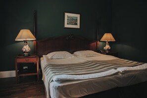 Dobbelt- eller tomannsrom – standard | Minibar, safe på rommet, lydisolert og barnesenger (inkludert)