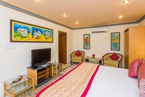 7 bedrooms, premium bedding, in-room safe, desk - Jagmandir Island Palace (Udaipur)
