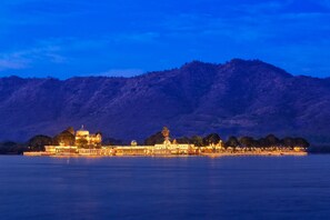 Exterior - Jagmandir Island Palace (Udaipur)