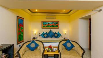 7 bedrooms, premium bedding, in-room safe, desk