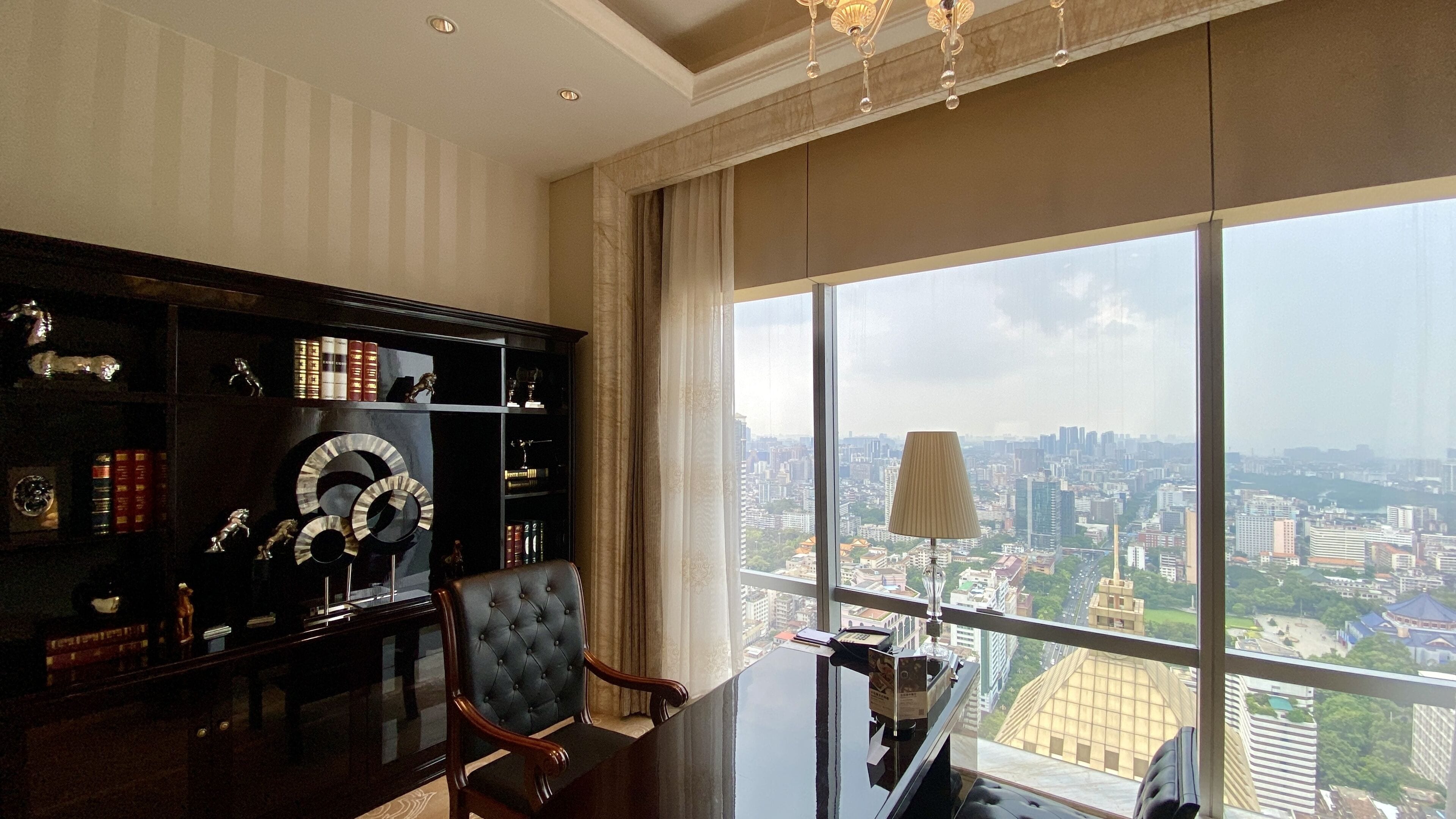 Presidential Suite | Premium bedding, in-room safe, desk, laptop workspace
