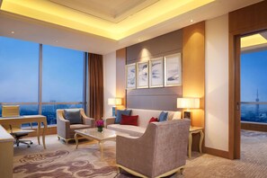 Premium bedding, in-room safe, desk, laptop workspace - DoubleTree by Hilton Guangzhou-Free Shuttle Bus to Canton Fair Complex & Overseas Buyer Registration Services during Canton Fair Period (Guangzhou)