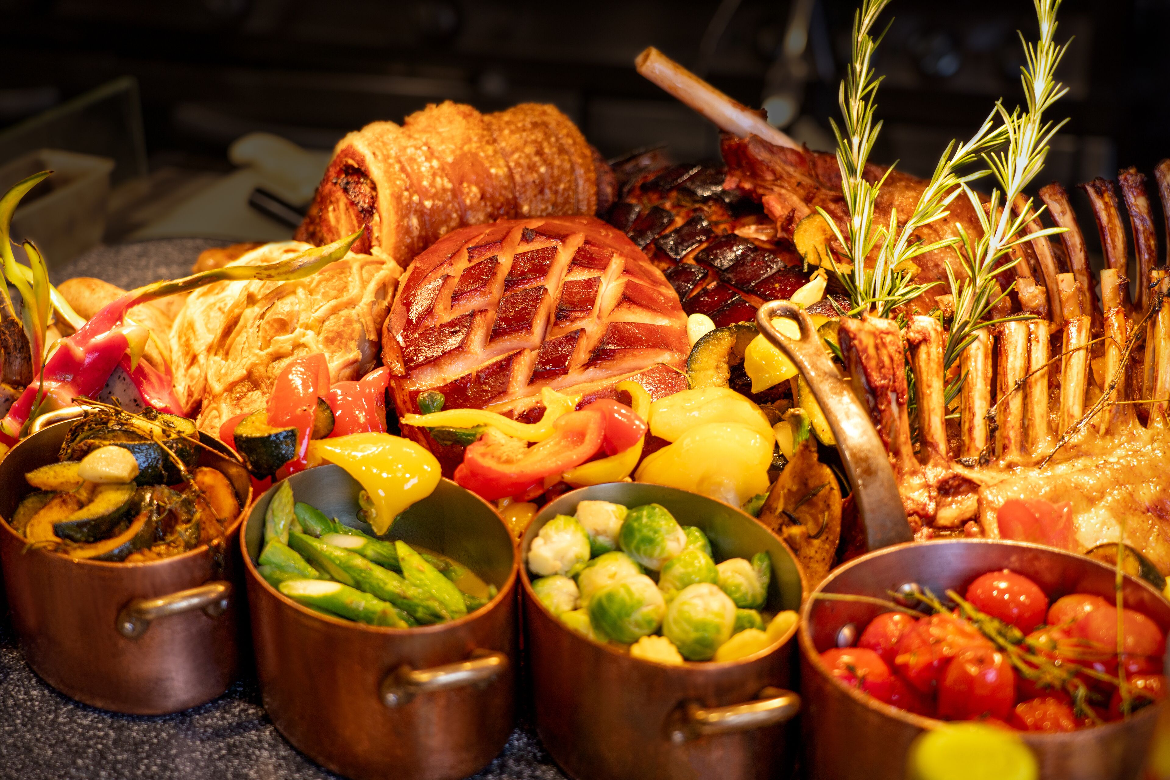 2 restaurantes; se sirve desayuno, almuerzo, cena y brunch