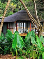 Bangalô standard, 1 cama de casal, vista para o jardim | Frigobar, cofres nos quartos, escrivaninha, Wi-Fi de cortesia