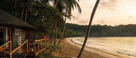 Standard Bungalow, 1 Double Bed, Beachfront | Balcony