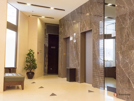 Lobby. Travelodge Kowloon